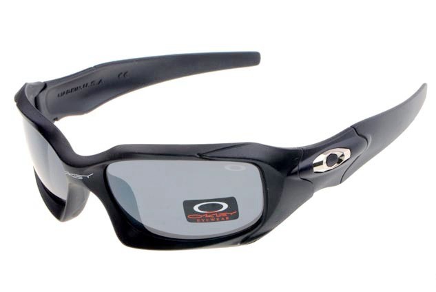 Oakley pit boss sunglasses in matte black / grey iridium