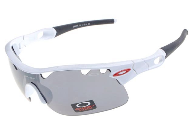 Oakley radar path photochromic sunglasses in white /black iridium