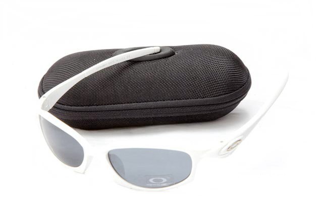 Oakley hatchet wire sunglasses in white / black iridium