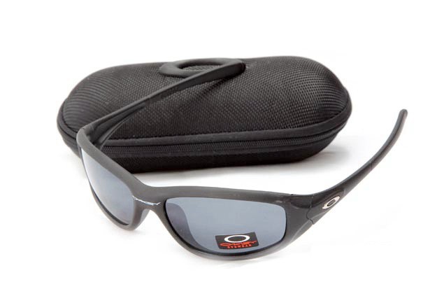 Oakley Encounter Sunglasses matte black/smoke grey iridium