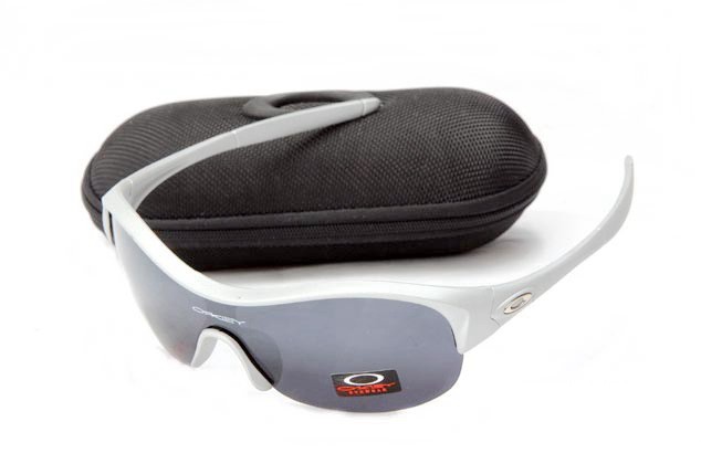 Oakley Enduring Pace Sunglasses white/black iridium