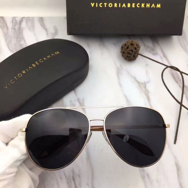 Victoria Beckham Classic Victoria Mirrored Sunglasses Black