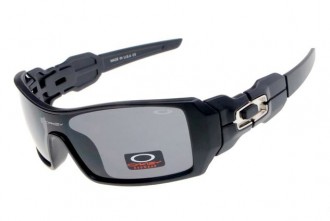 Oakley oil rig sunglasses in polished black/black iridium