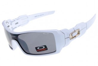 Oakley oil rig sunglasses in white / black iridium