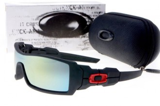 Oakley oil rig sunglasses in matte black / ice iridium