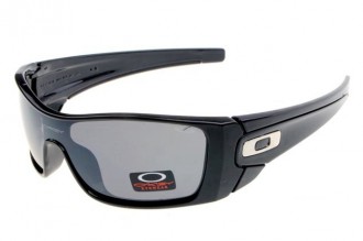 Oakley fuel cell sunglasses in matte black / grey
