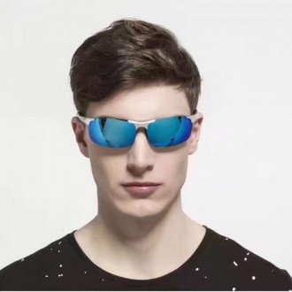 Men's Mercedes-Benz MB8177 Sunglasses Deep Blue