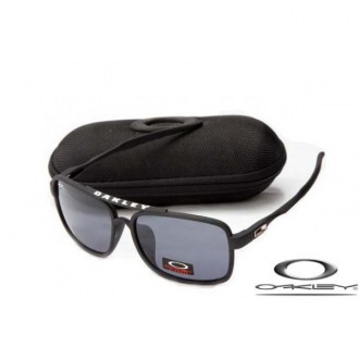Oakley Men's Deviation Square Sunglasses Matte Black Frame Gray Lens OAKLEY20156439