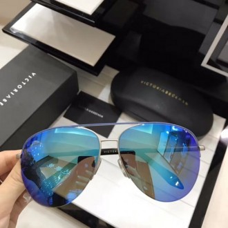 Victoria Beckham Classic Mirrored Sunglasses Blue