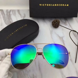 Victoria Beckham Classic Victoria Mirrored Sunglasses Gold Blue